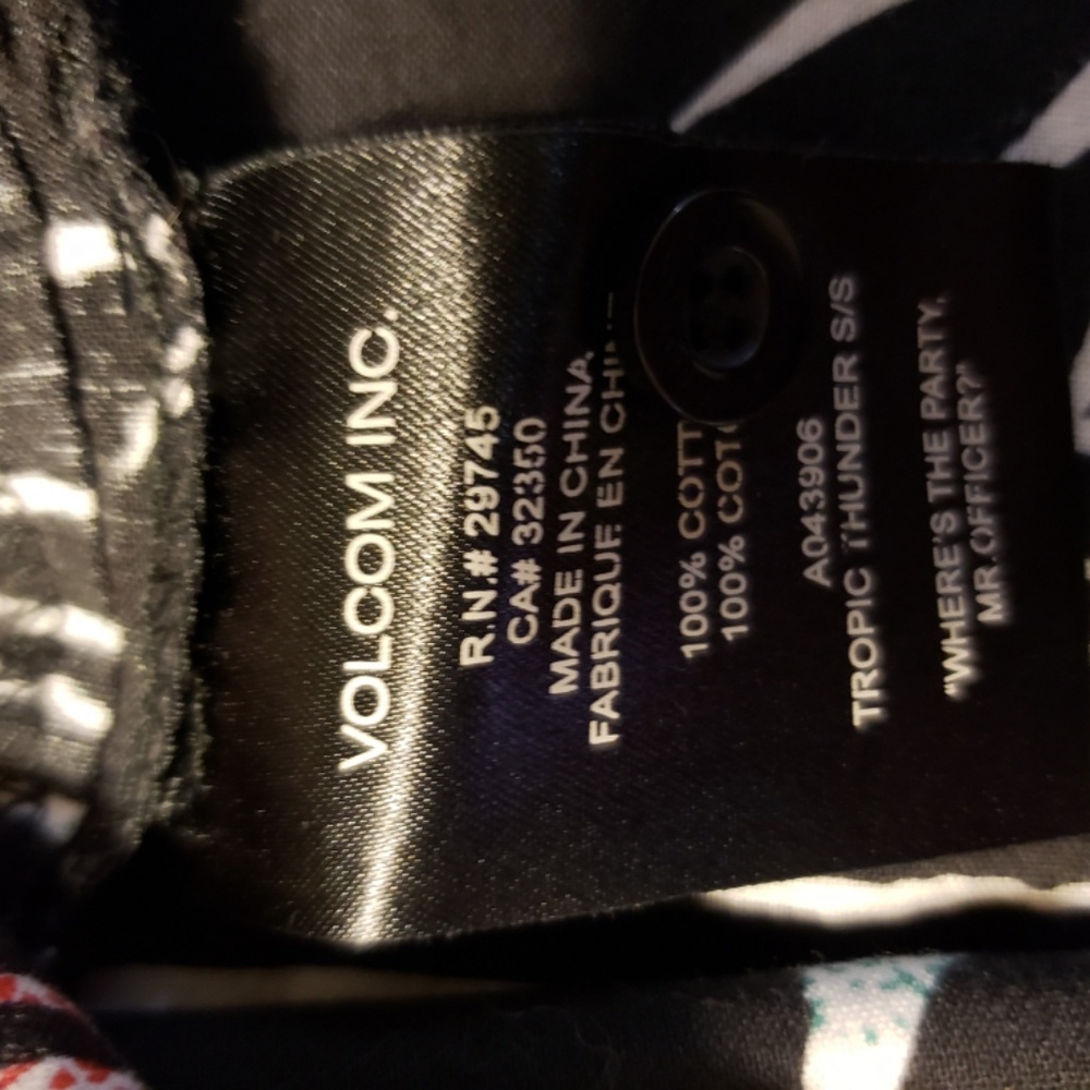 Volcom button down shirt - Picture 4 of 8
